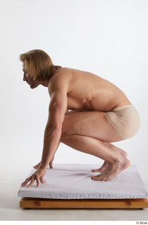 Erling  1 kneeling underwear whole body 0003.jpg